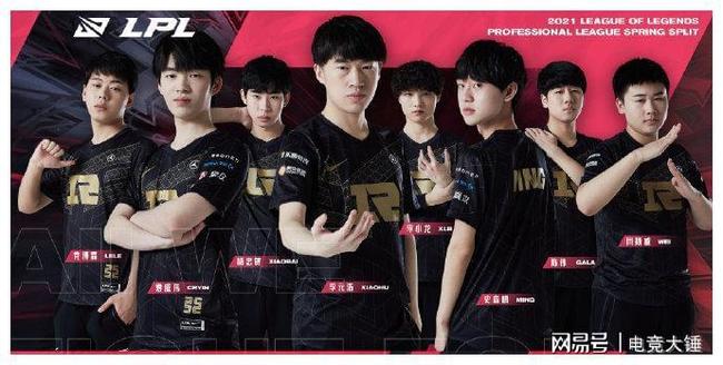 军更是凤毛 军更是凤毛