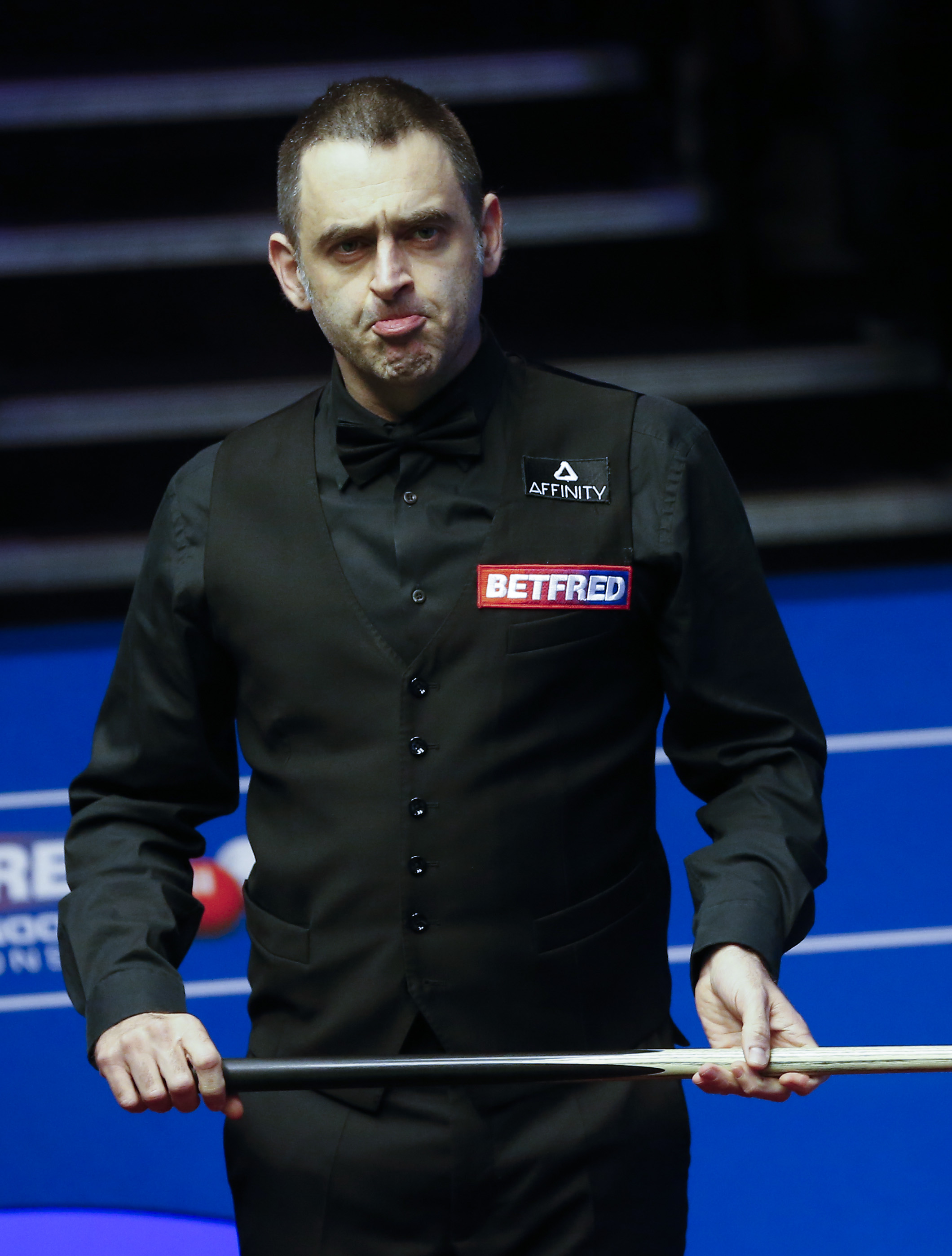 牢牢掌握在 牢牢掌握在